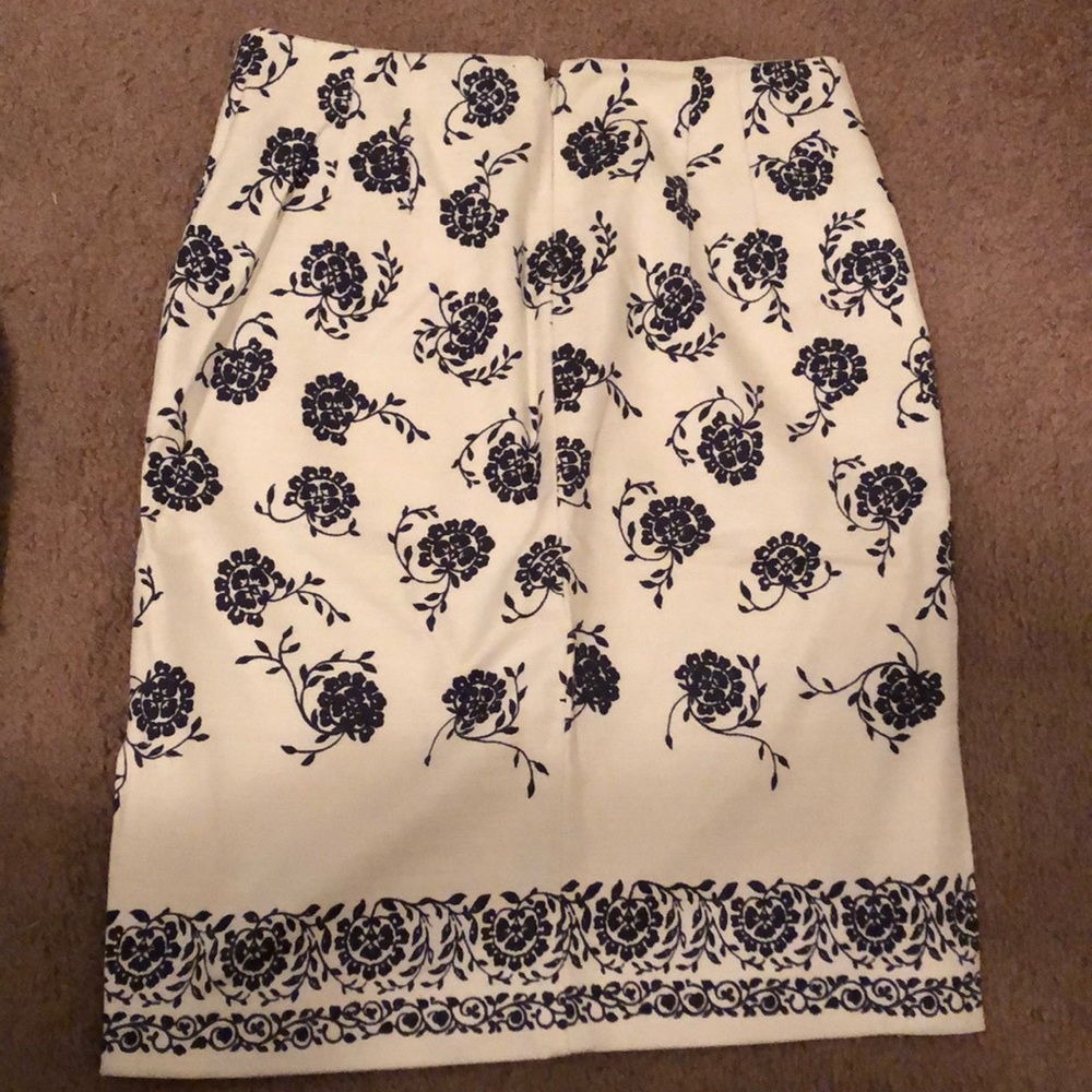 Patterned Loft Skirt - Picture 2 of 3